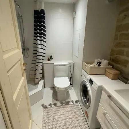 And Cozy Next To Telliskivi Appartement *